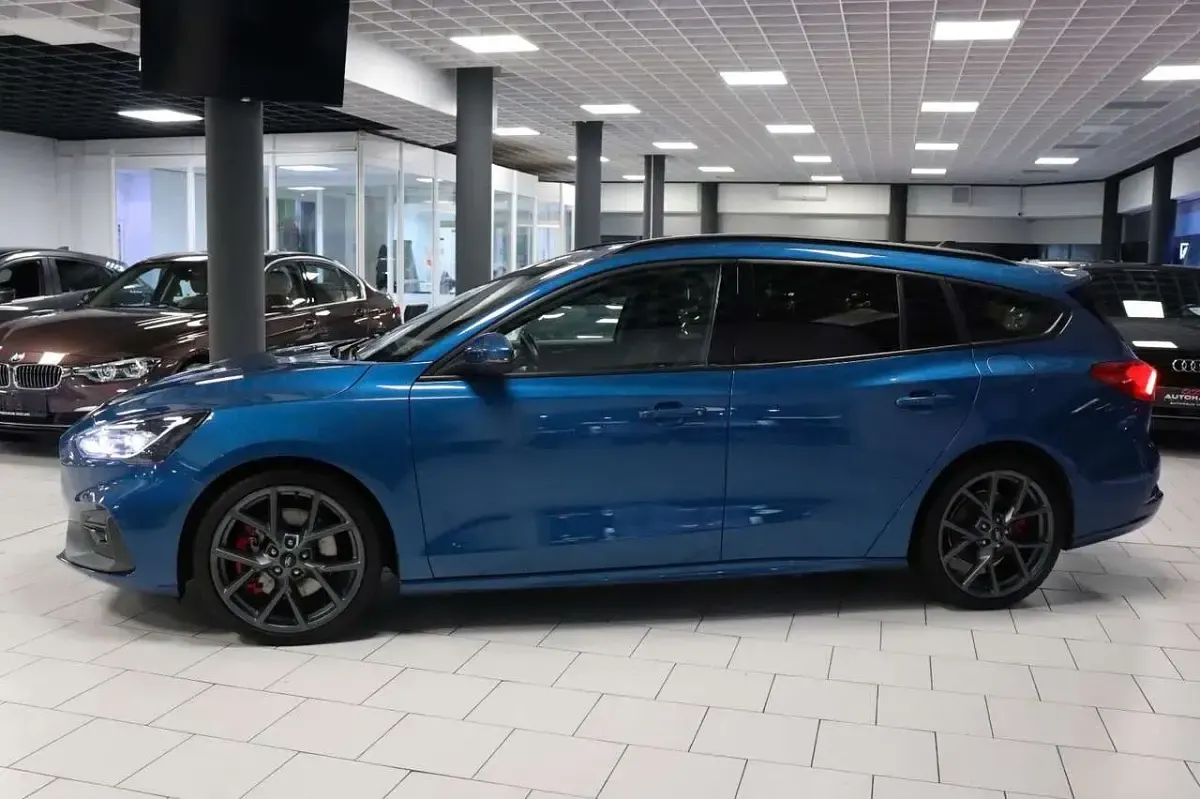 Używany Ford Focus ST 280 KM (205 kW) 2022 Niebieski Kombi