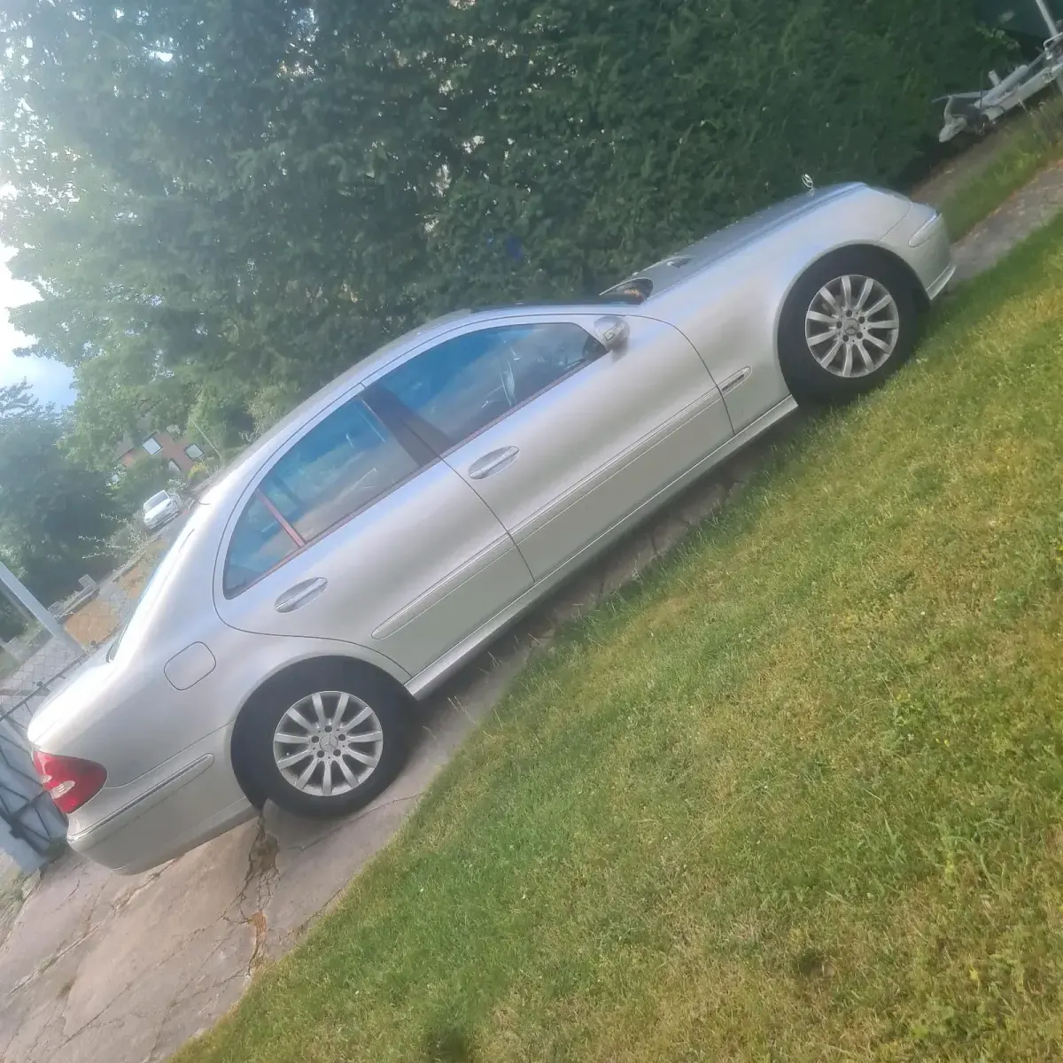 Gebraucht Mercedes E270 170 PS (125 kW) 2002 Silber Limousine