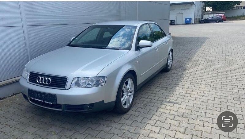 Silber Gebraucht 2002 Audi A4 Limousine | 2.099 € (Fairer Preis) - Bild 1/4