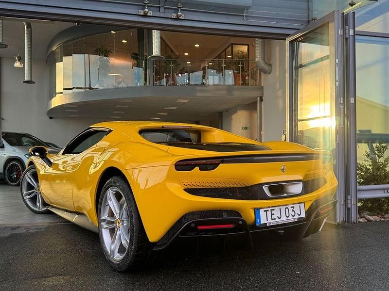 Gebraucht Ferrari 296 829 PS (609 kW) 2023 Gelb