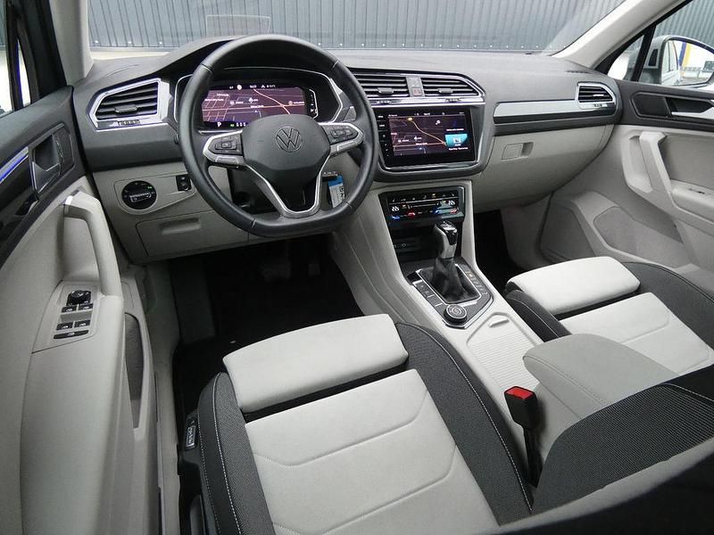 Gebraucht VW Tiguan Elegance 150 PS (110 kW) 2022 Grau SUV