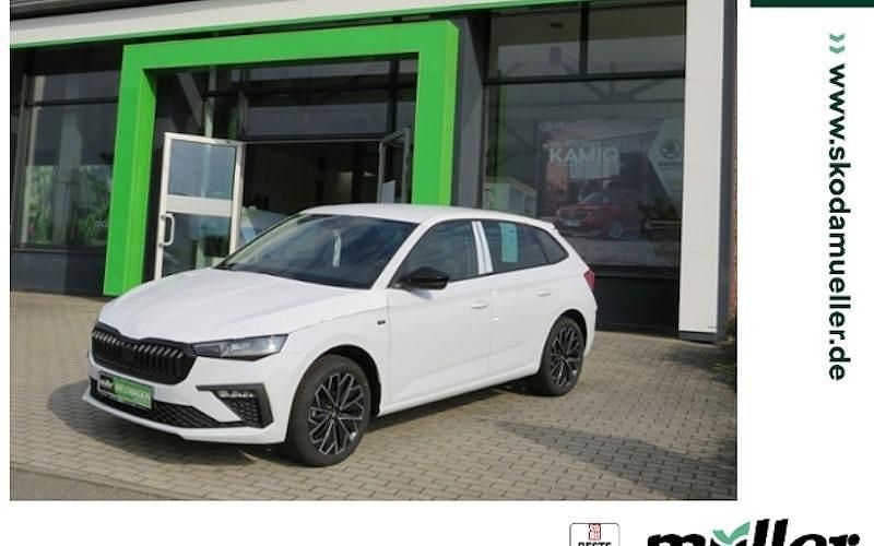 Weiß (moonweiss metallic) Neu 2025 Skoda Scala Tour Kleinwagen | 32.109 € - Bild 1/4