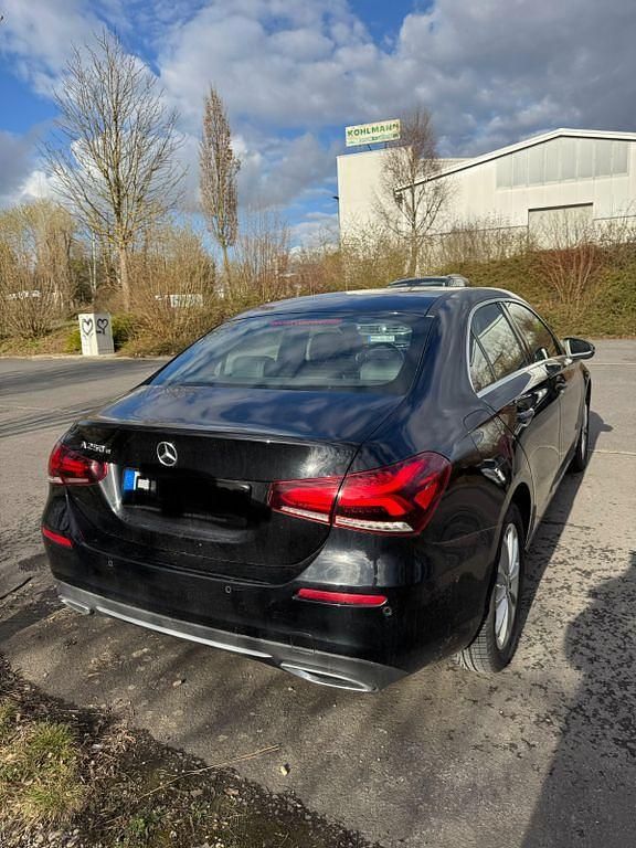 Gebraucht Mercedes A250 Advanced 160 PS (117 kW) 2022 Schwarz Limousine