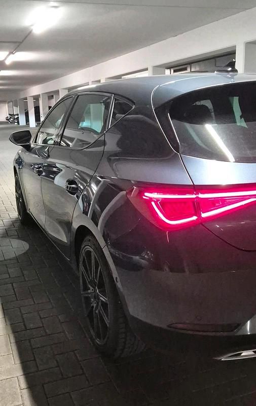 Gebraucht Seat Leon FR 150 PS (110 kW) 2020 Grau Limousine