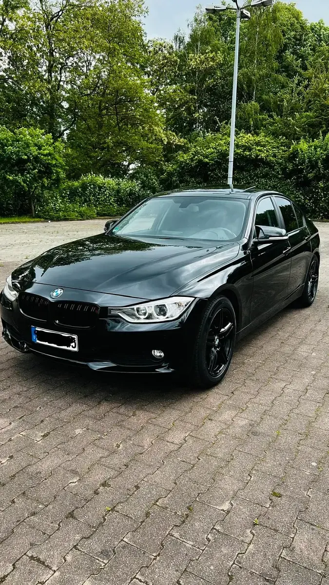 Gebraucht BMW 320 Sport Line 184 PS (135 kW) 2012 Limousine