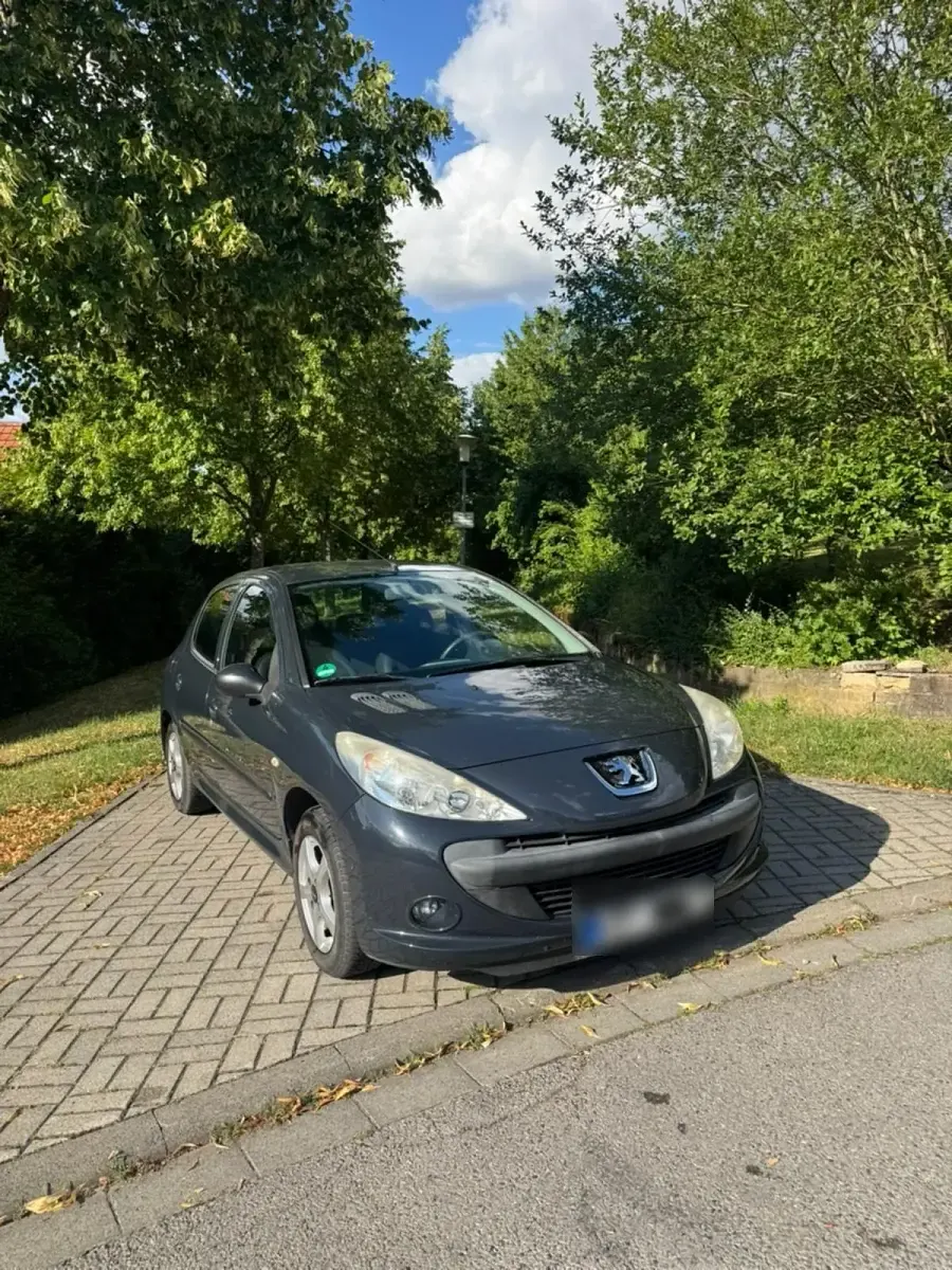 Gebraucht Peugeot 206+ 60 PS (44 kW) 2009 Schwarz Kleinwagen