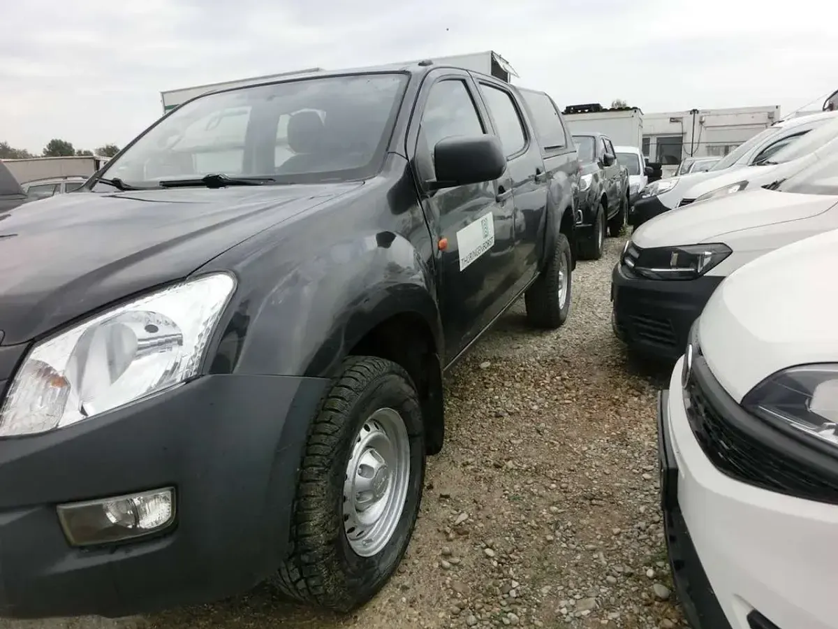 Gebraucht Isuzu D-Max 163 PS (119 kW) 2014 Schwarz SUV