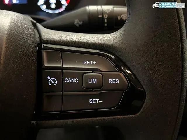 Weiss Gebraucht 2023 Fiat Ducato Van | 31.290 € (Teuer) - Bild 1/4