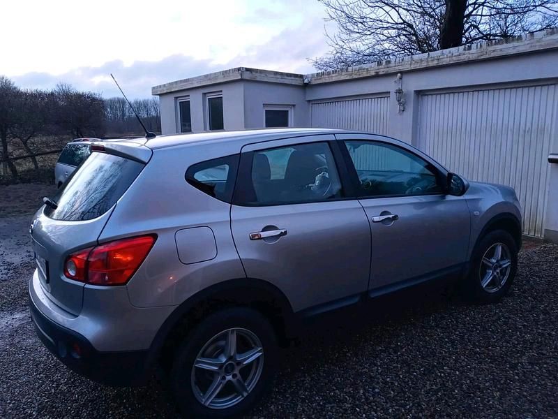 Silber Gebraucht 2010 Nissan Qashqai Acenta SUV | 5.500 € (Fairer Preis) - Bild 1/4