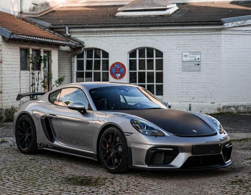Silber Gebraucht 2020 Porsche Cayman GT4 Coupé | 114.898 € - Bild 1/4