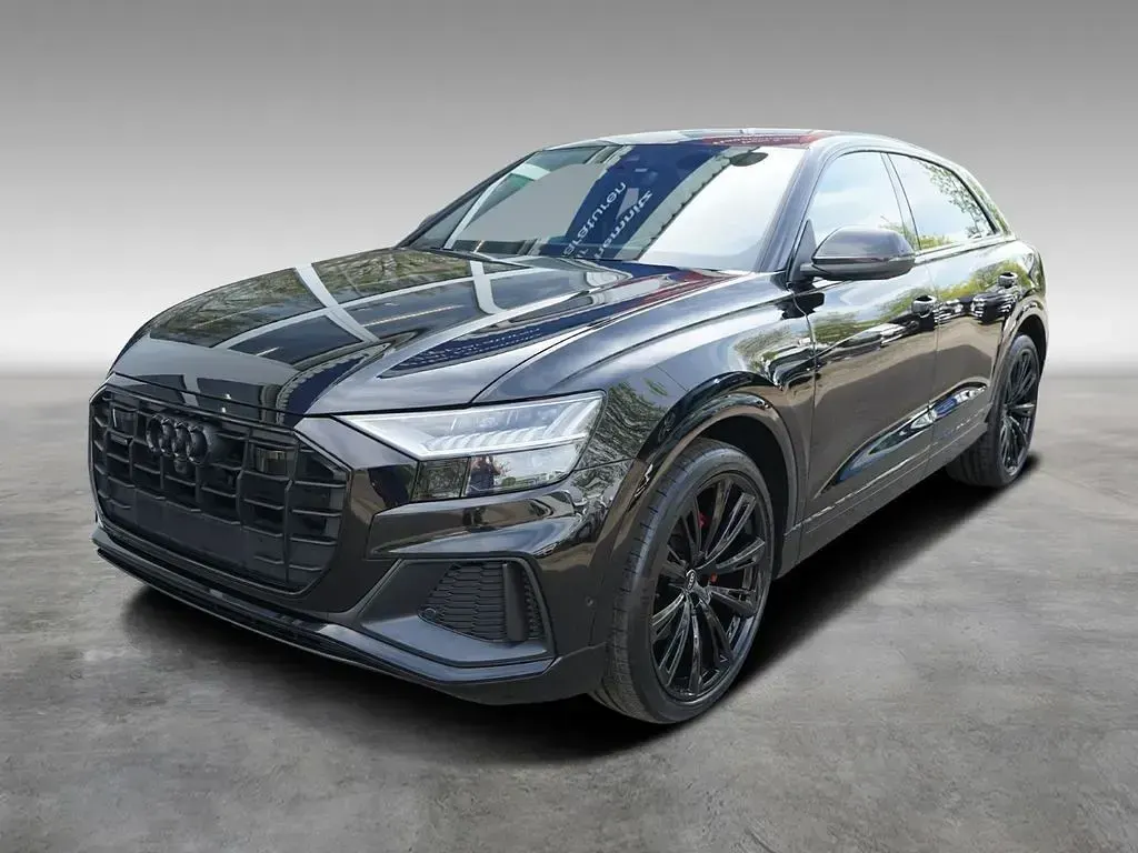 Gebraucht Audi Q8 Competition 286 PS (210 kW) 2023 0e mythosschwarz metallic SUV