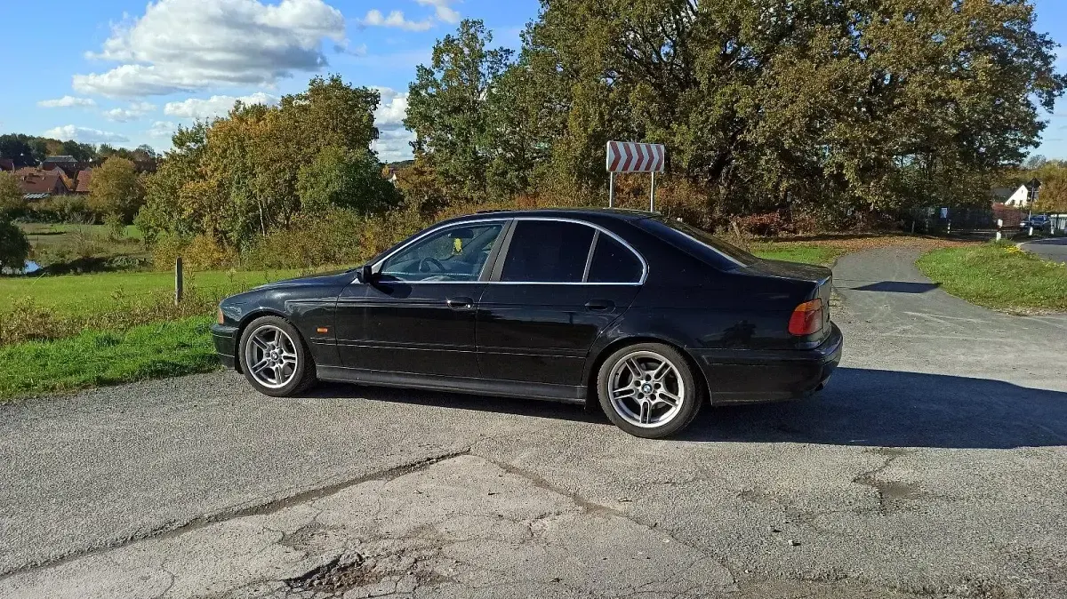 Gebraucht BMW 530 Sport Line 231 PS (169 kW) 2001 Schwarz Limousine