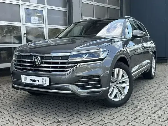 Gebraucht VW Touareg 231 PS (169 kW) 2023 Siliziumgrau metallic, siliziu SUV