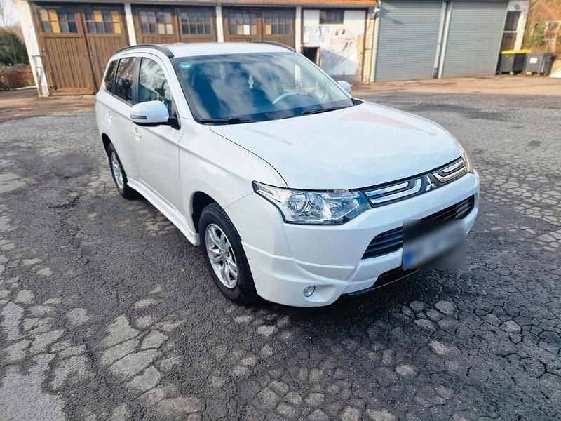 Gebraucht Mitsubishi Outlander 150 PS (110 kW) 2013 Weiß SUV