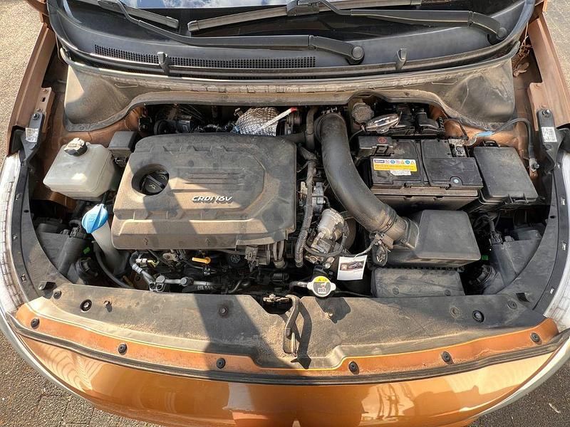 Gebraucht Hyundai i20 Style 90 PS (66 kW) 2016 Orange Limousine