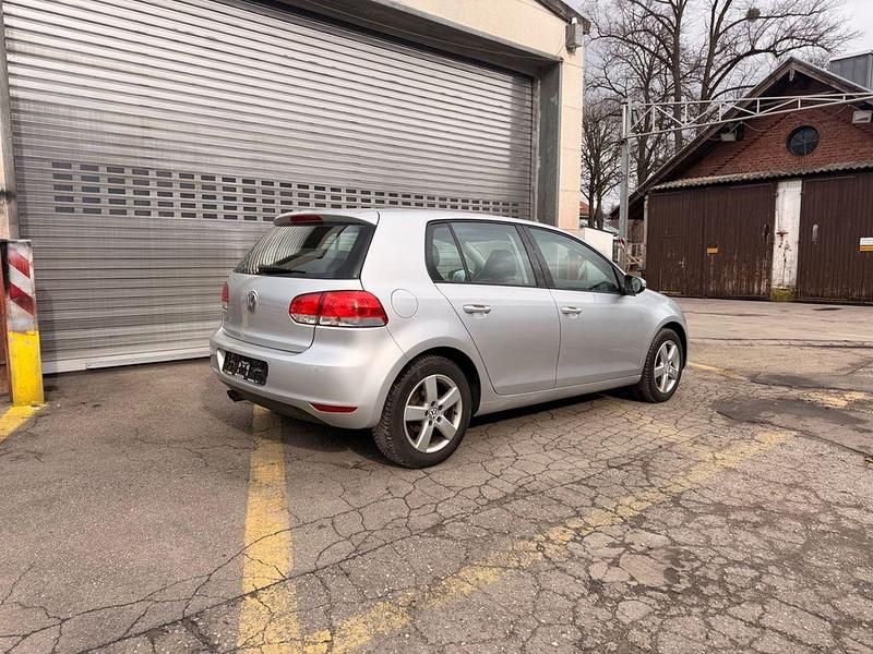 Gebraucht VW Golf VI Style 122 PS (89 kW) 2011 Silber Kleinwagen