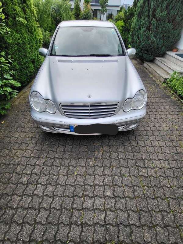 Grau Gebraucht 2006 Mercedes C180 | 2.300 € (Fairer Preis) - Bild 1/4