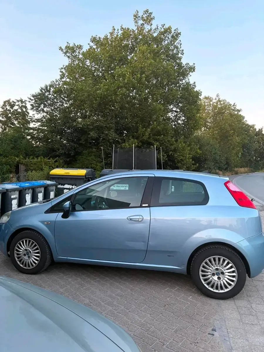 Gebraucht Fiat Grande Punto 69 PS (50 kW) 2005 Blau Kleinwagen