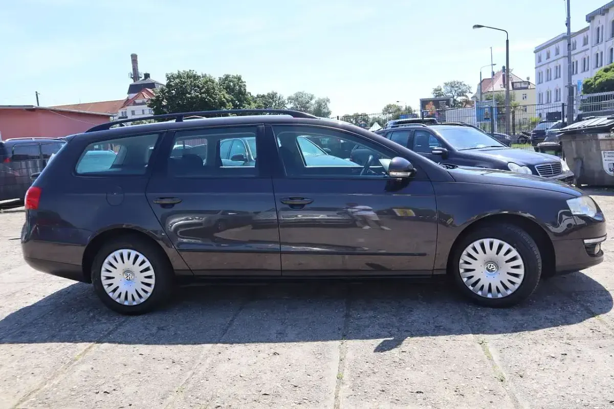 Gebraucht VW Passat Trendline 116 PS (85 kW) 2007 Mocha anthracite pearlescent Kombi