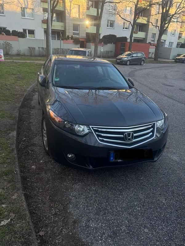 Grau Gebraucht 2011 Honda Accord Limousine | 8.900 € (Fairer Preis) - Bild 1/4