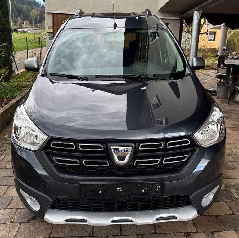Gebraucht Dacia Dokker Stepway 131 PS (96 kW) 2020 Grau Van / Kleinbus