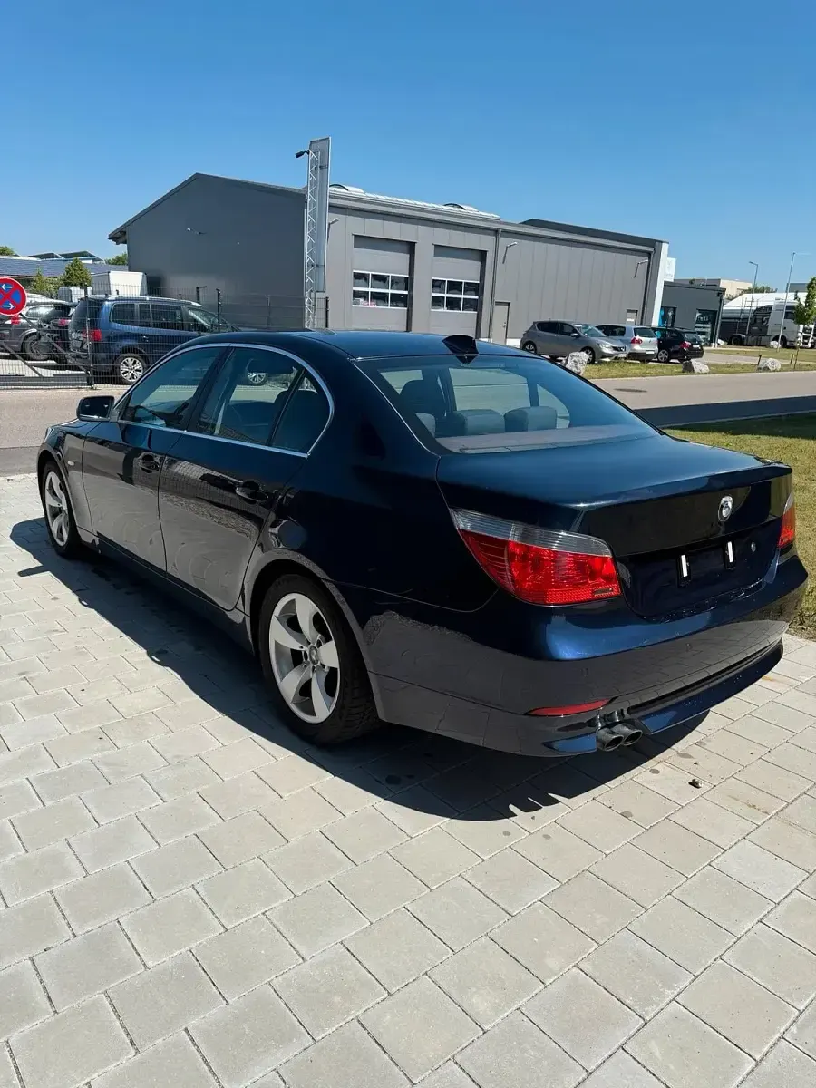 Gebraucht BMW 520 170 PS (125 kW) 2004 Blau Limousine