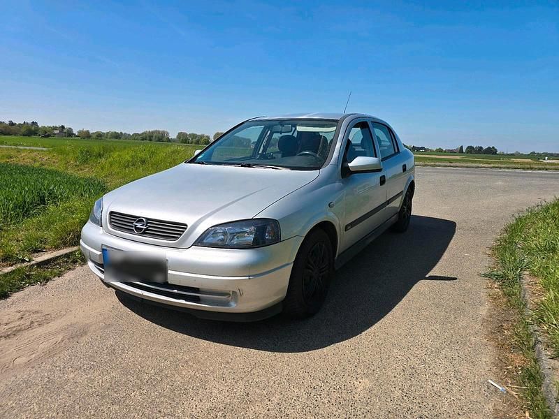 Usata Opel Astra 101 CV (74 kW) 2002 Argento Berlina