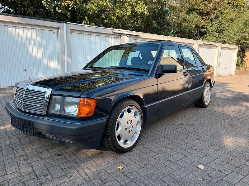 Gebraucht Mercedes 190 160 PS (117 kW) 1991 Blau Limousine