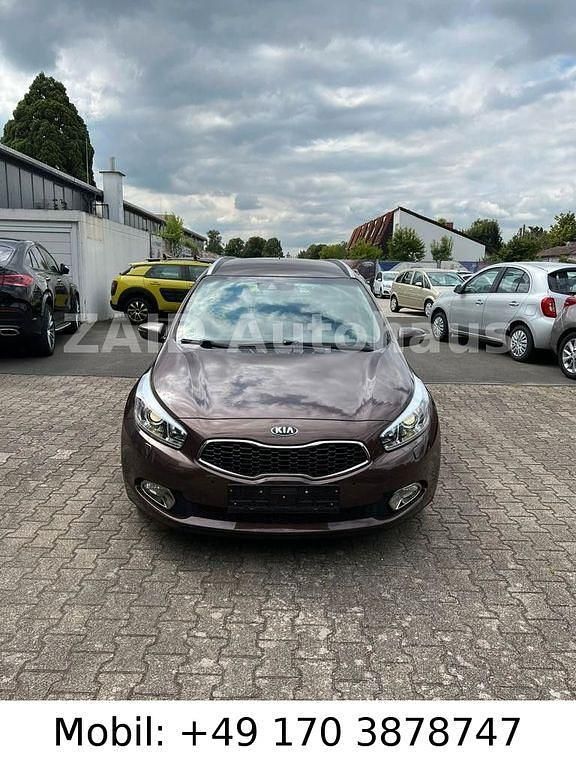 Gebraucht Kia Ceed 128 PS (94 kW) 2012 Braun Kleinwagen