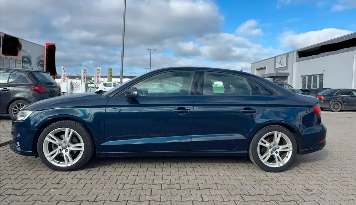 Gebraucht Audi A3 150 PS (110 kW) 2019 Blau Limousine