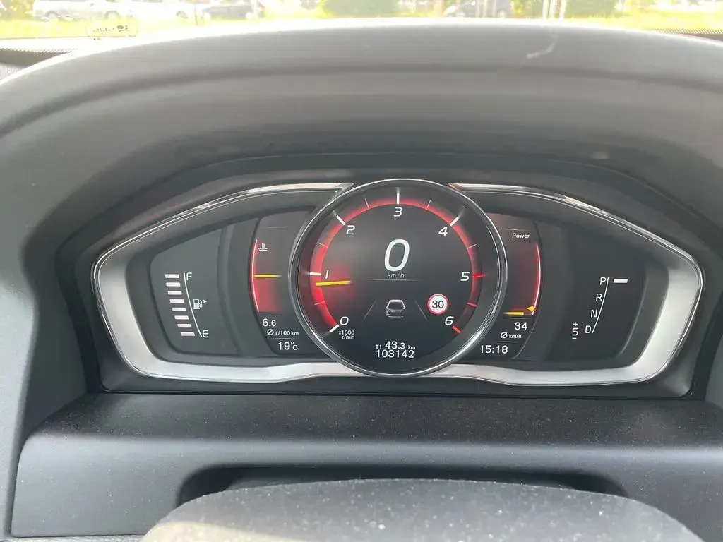 Gebraucht Volvo XC60 Summum 190 PS (139 kW) 2016 Weiß SUV
