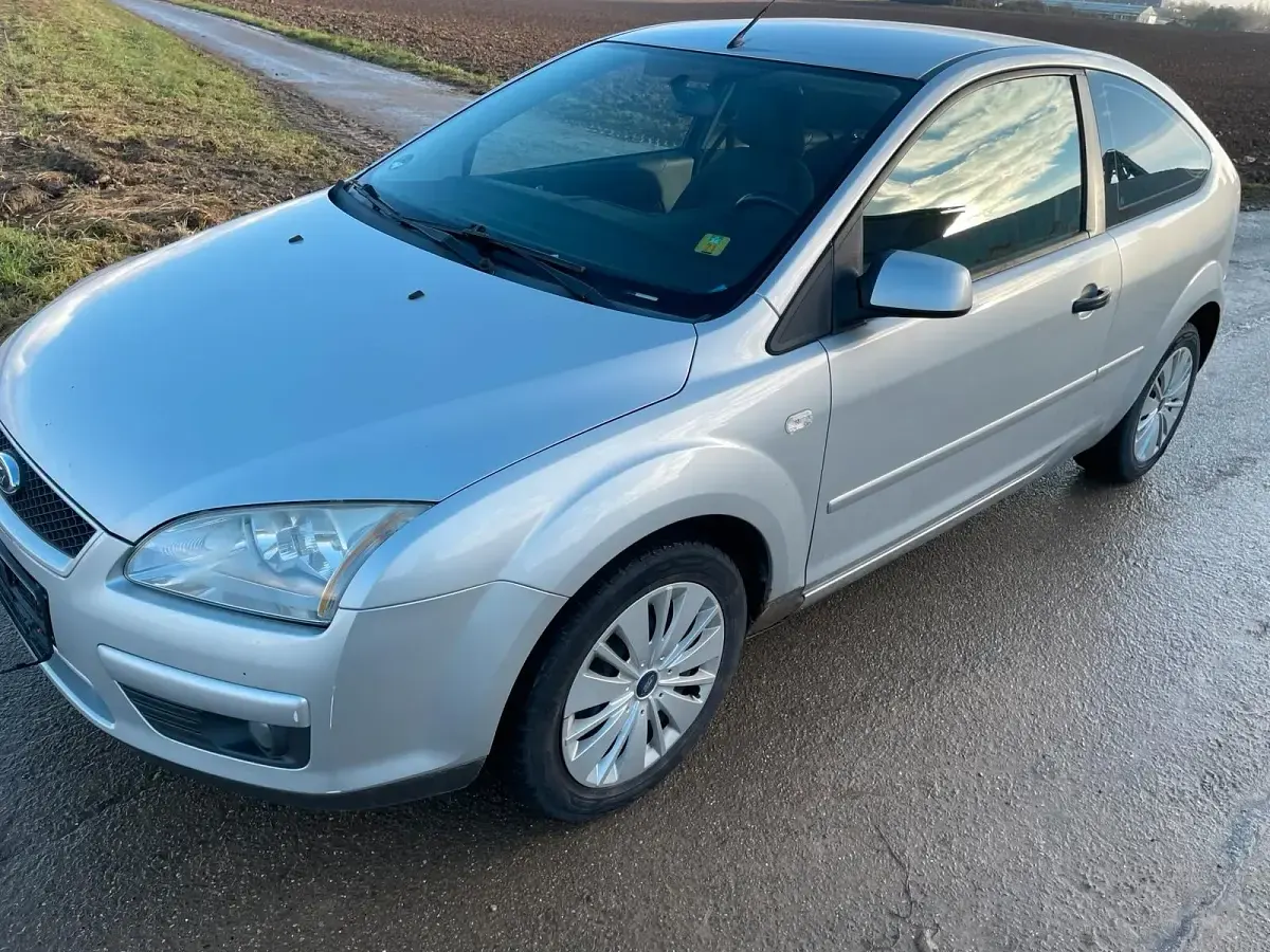 Gebraucht Ford Focus 101 PS (74 kW) 2007 Grau Limousine