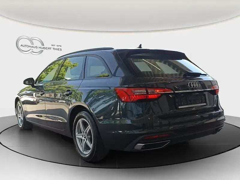 Gebraucht Audi A4 Basis 150 PS (110 kW) 2022 Grau Kombi