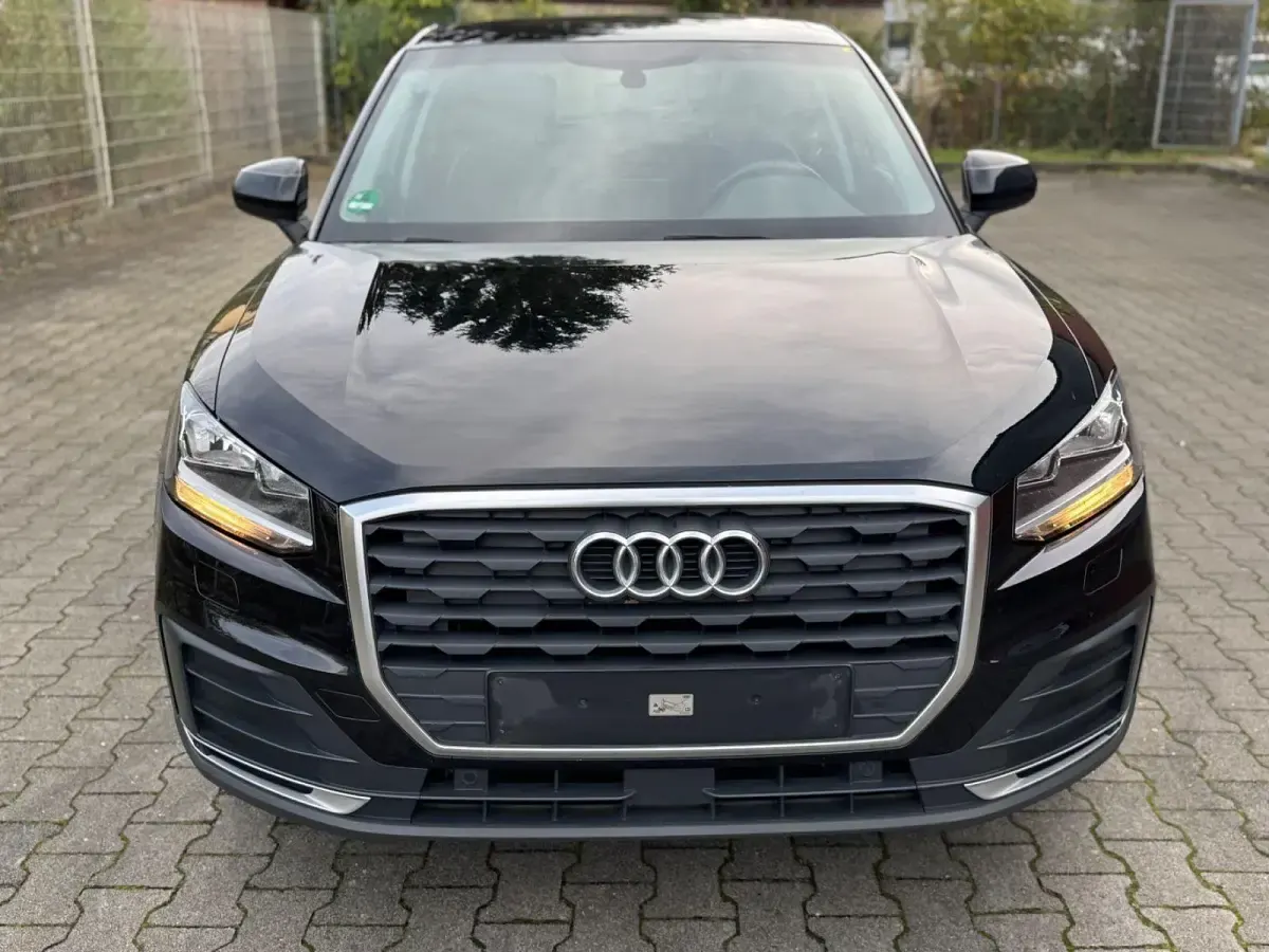Gebraucht Audi Q2 Basis 116 PS (85 kW) 2019 Schwarz SUV