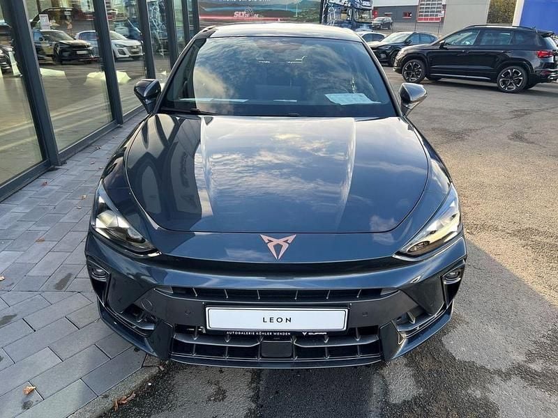 Neu Cupra Leon VZ 300 PS (220 kW) 2025 Magnetic grau metallic Limousine