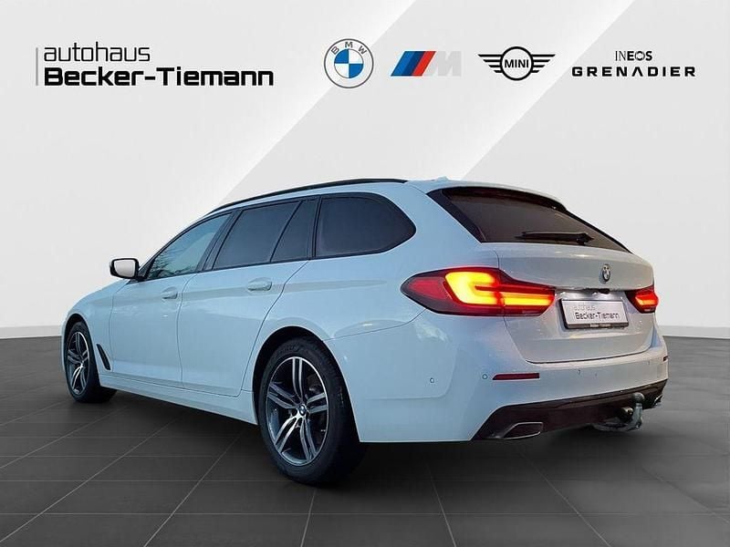 Gebraucht BMW 520 Sport Line 190 PS (139 kW) 2022 Weiß Limousine