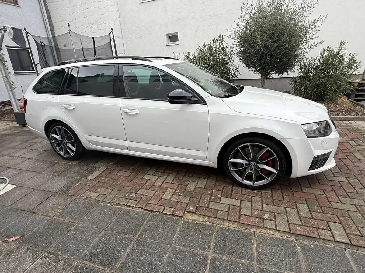 Gebraucht Skoda Octavia RS 220 PS (161 kW) 2016 Weiß Kombi