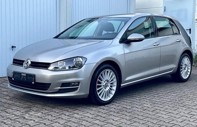 Silber Gebraucht 2013 VW Golf VII Comfortline Limousine | 8.290 € (Fairer Preis) - Bild 1/4