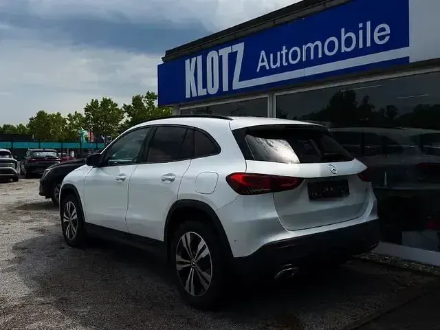 Gebraucht Mercedes GLA200 163 PS (119 kW) 2021 Polarweiss SUV