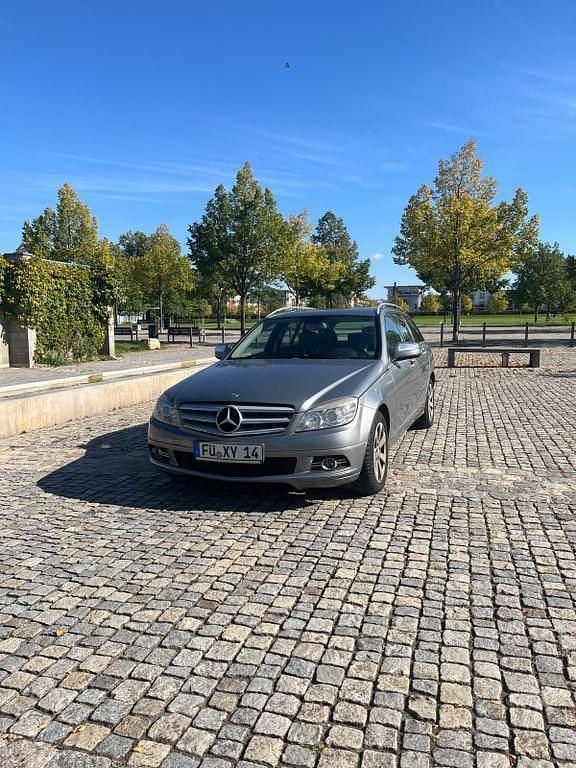 Grau Gebraucht 2007 Mercedes C220 Avantgarde Limousine | 4.900 € (Superpreis) - Bild 1/4