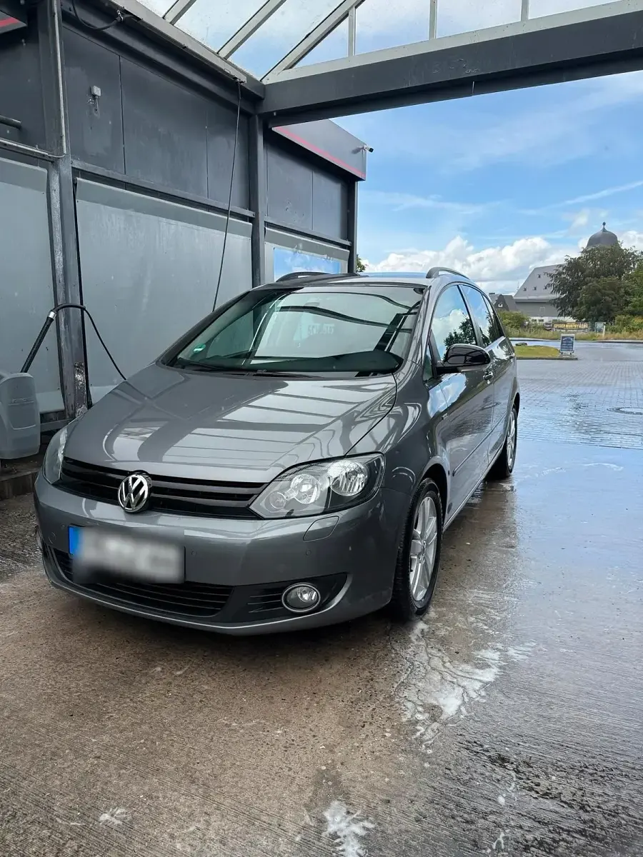 Gebraucht VW Golf Plus Match 122 PS (89 kW) 2012 Grau Van / Kleinbus