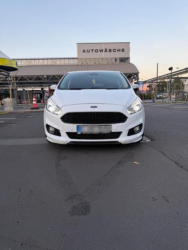 Gebraucht Ford S-MAX Titanium 180 PS (132 kW) 2017 Weiß Van / Kleinbus