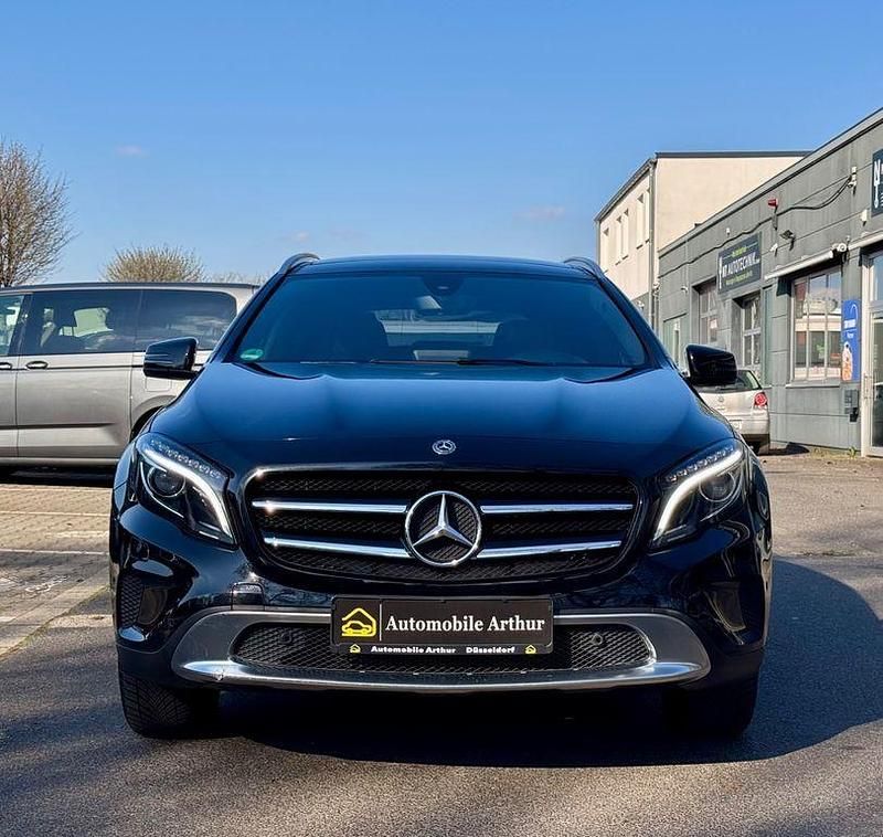Gebraucht Mercedes GLA250 211 PS (155 kW) 2016 Schwarz SUV