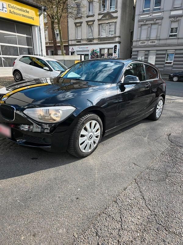 Gebraucht BMW 116 136 PS (100 kW) 2012 Schwarz Kleinwagen