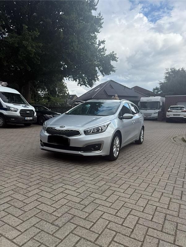 Silber Gebraucht 2017 Kia Ceed GT Kombi | 7.250 € (Guter Preis) - Bild 1/4