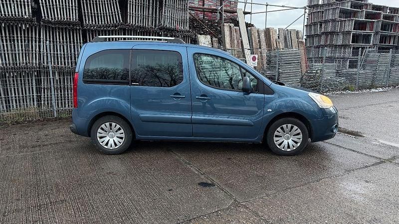Gebraucht Citroën Berlingo 120 PS (88 kW) 2010 Blau kyanos Van / Kleinbus
