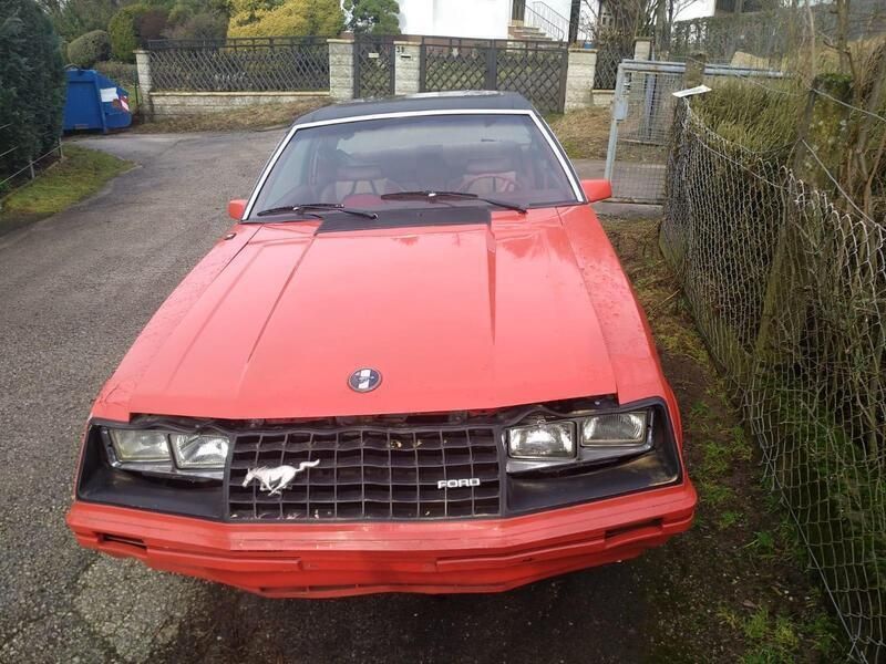 Rot Gebraucht 1979 Ford Mustang Ghia Coupé | 2.950 € - Bild 1/4