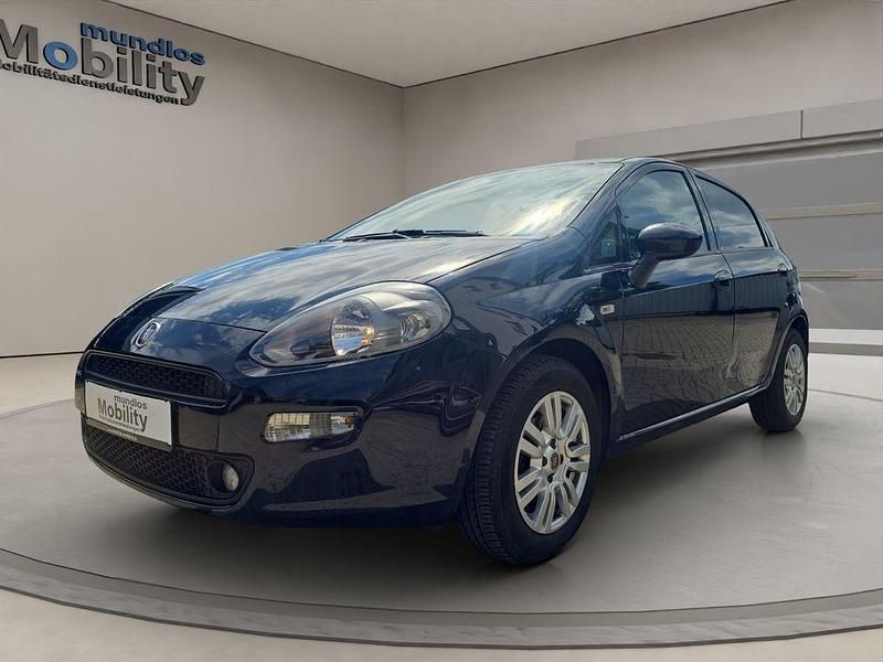 Blau Gebraucht 2016 Fiat Punto Lounge Kleinwagen | 8.480 € (Teuer) - Bild 1/4