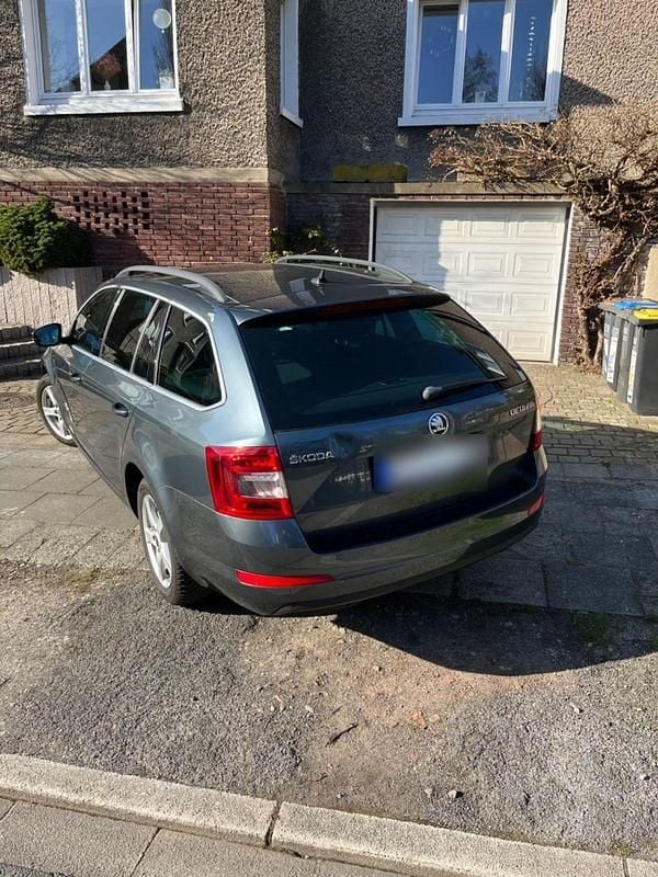 Gebraucht Skoda Octavia Style 150 PS (110 kW) 2016 Grau Kleinwagen