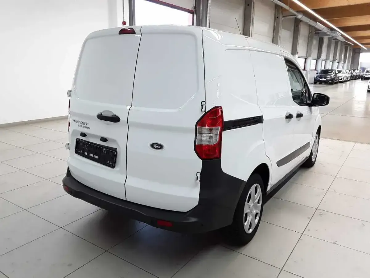 Gebraucht Ford Transit Trend 100 PS (73 kW) 2022 Frostweiß Van